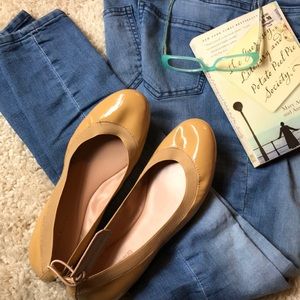 Banana Republic Patten Leather Flats.